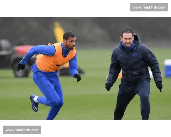 拜仁高薪截胡未果！吉滕斯铁心赴蓝桥开启英超征程