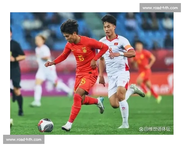 国足迎战中国香港：客队剑指破门保平，边路对决暗藏玄机